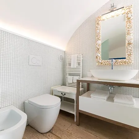 Casa Boutique By Capri 5 Senses *